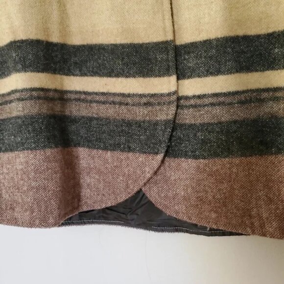 Billabong Shadow Cream & Red Striped Jacket Tulip Hem - Picture 8 of 13